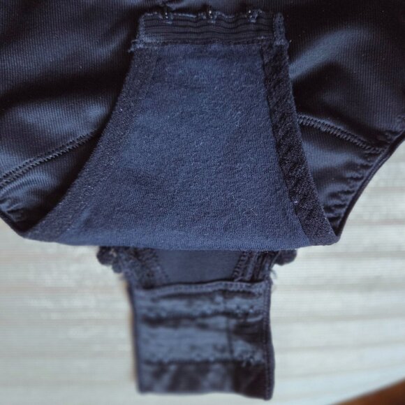 Stunning Black Body CHANTELLE with lace - Picture 7 of 8